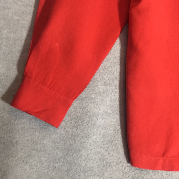 CHRISTIE & JILL Silk Classic 2 Pocket Button Up Shirt with 4 1/2” Side Split - Picture 6 of 16